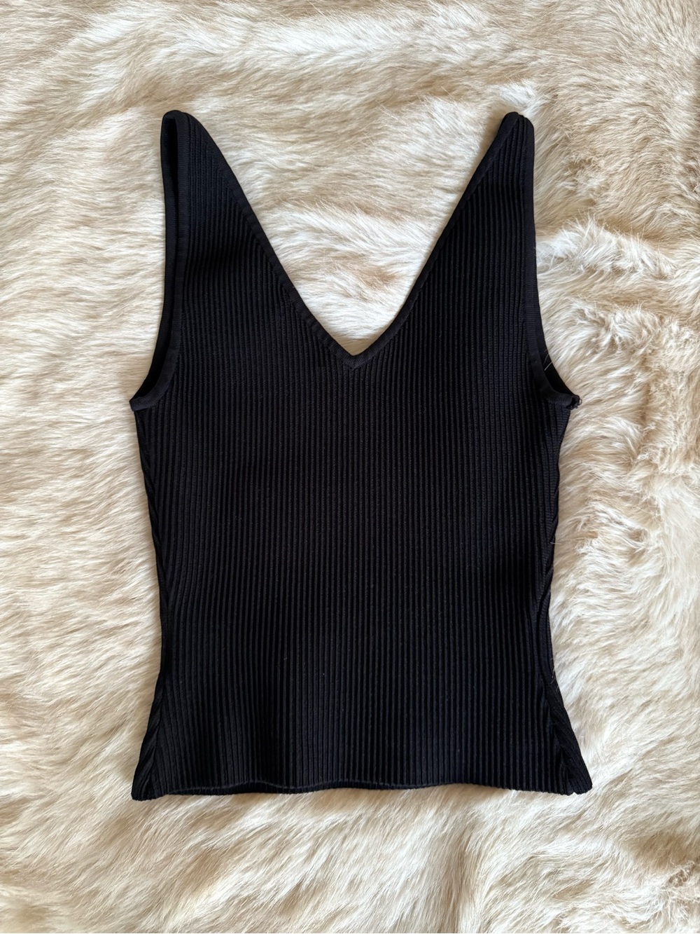 Aritzia Black Ribbed V-Neck Tank Top